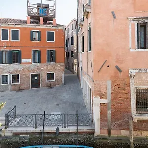 greci-palace-canal-view.hotelinveneto.com/